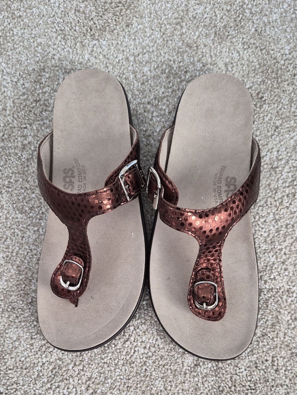 SAS Women’s Copper Snake-Embossed Thong Sandals Sz 8